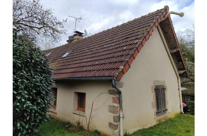 MAISON EN PIERRES AVEC JARDIN - E