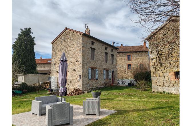 MAISON DE CHARME AVEC JARDIN ATTENANT - A
