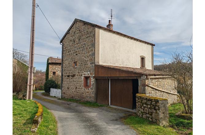 MAISON DE CHARME AVEC JARDIN ATTENANT - D