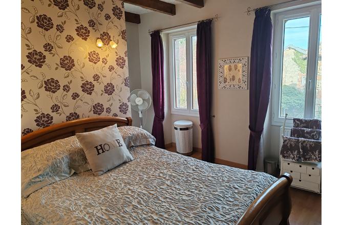MAISON DE CHARME AVEC JARDIN ATTENANT - I