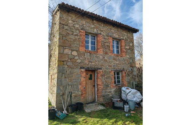 MAISON DE CHARME AVEC JARDIN ATTENANT - M