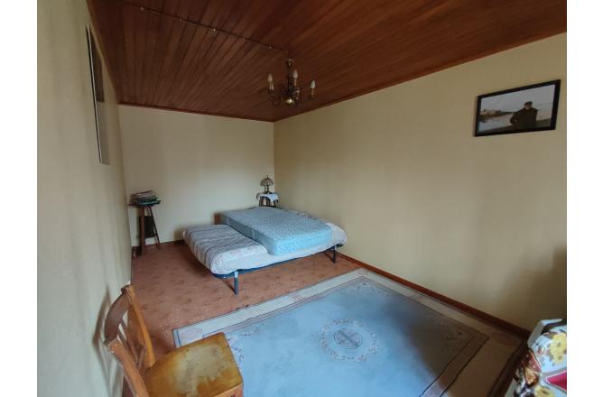 MAISON DANS UN ENVIRONNEMENT TRES CALME - F