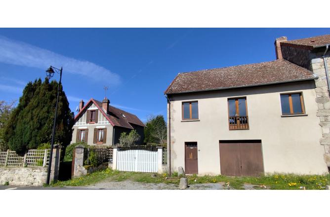 Propriété Maison principale et dépendances sur 2000 m2 de terrain - A