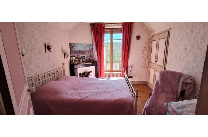Propriété Maison principale et dépendances sur 2000 m2 de terrain - F