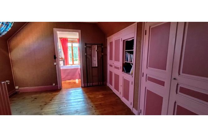 Propriété Maison principale et dépendances sur 2000 m2 de terrain - H