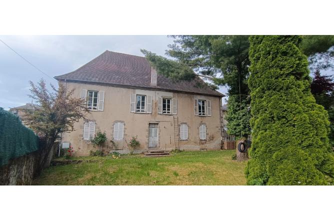 Appartement Aubusson 5 pièce(s) 128 m2 , 4 Chambres . grand jardin - A