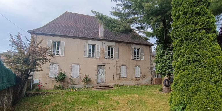 Appartement Aubusson 5 pièce(s) 128 m2 , 4 Chambres . grand jardin