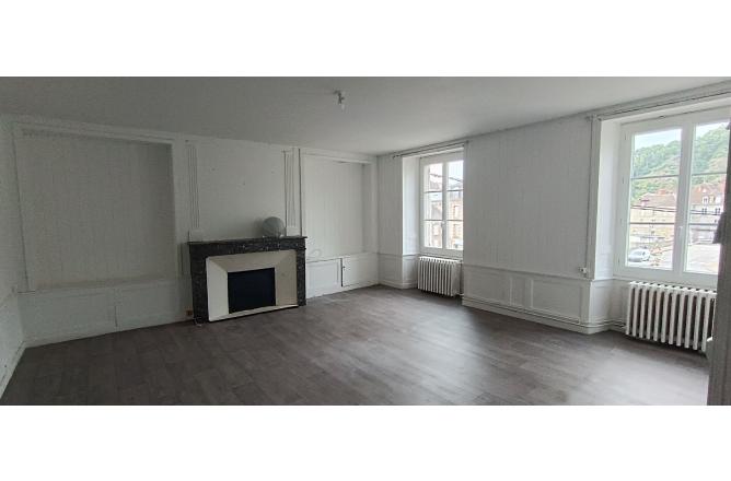 Appartement Aubusson 5 pièce(s) 128 m2 , 4 Chambres . grand jardin - B