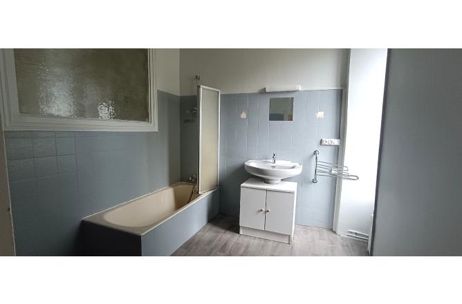 Appartement Aubusson 5 pièce(s) 128 m2 , 4 Chambres . grand jardin - G