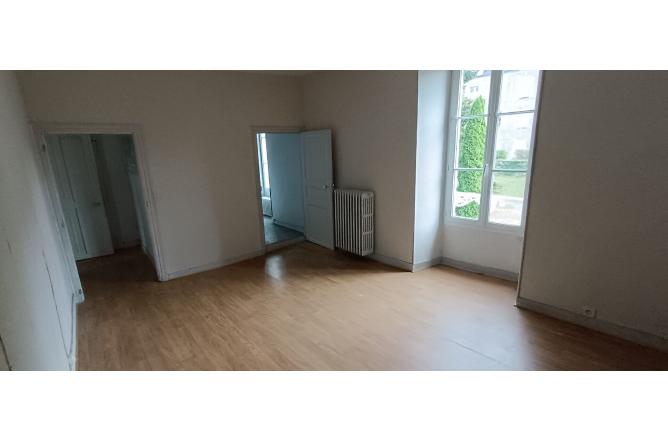 Appartement Aubusson 5 pièce(s) 128 m2 , 4 Chambres . grand jardin - H