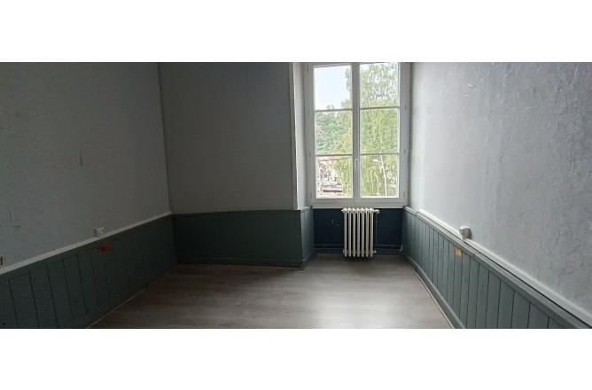 Appartement Aubusson 5 pièce(s) 128 m2 , 4 Chambres . grand jardin - I