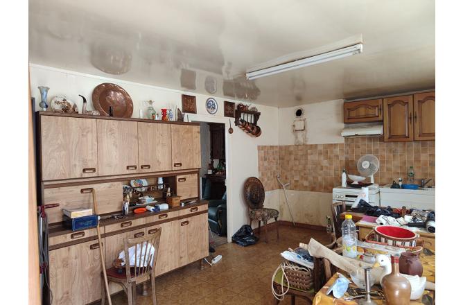 MAISON DE VILLE HABITABLE-DEPENDANCES - B