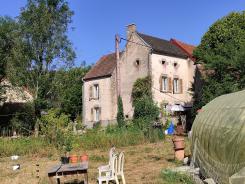 MAISON EN PIERRES ET GRAND TERRAIN