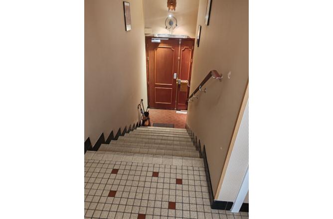 Maison Aubusson construite sur sous sol , quatre chambres , 1713 m² de terrain traversé par un ruisseau - I